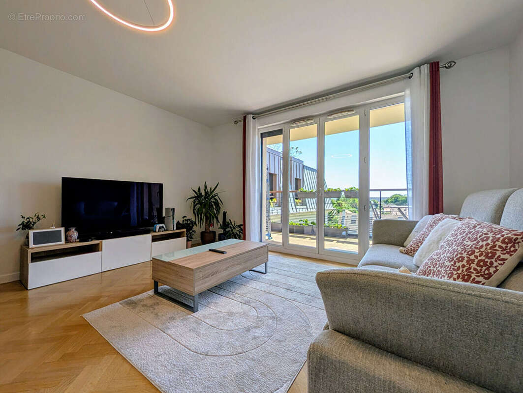 Appartement à SARTROUVILLE
