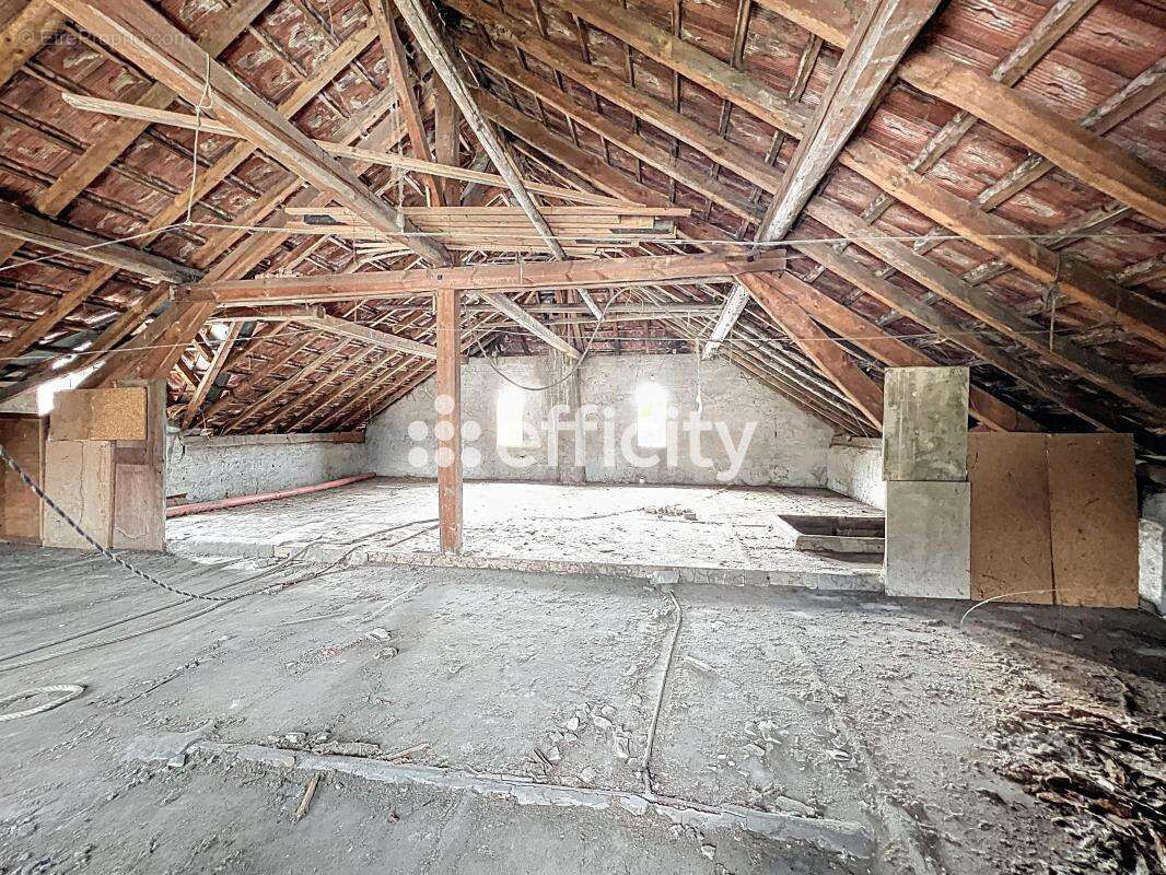 Maison à SAINT-PIERRE-EN-FAUCIGNY