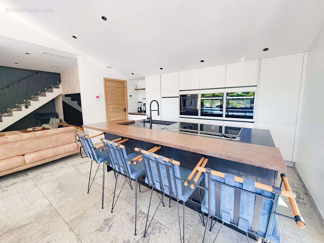 Maison à SALAISE-SUR-SANNE