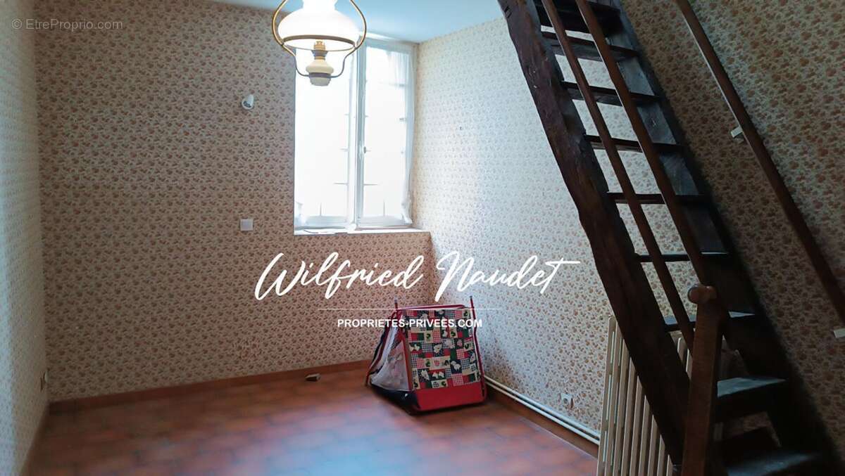 Maison à CHAHAIGNES