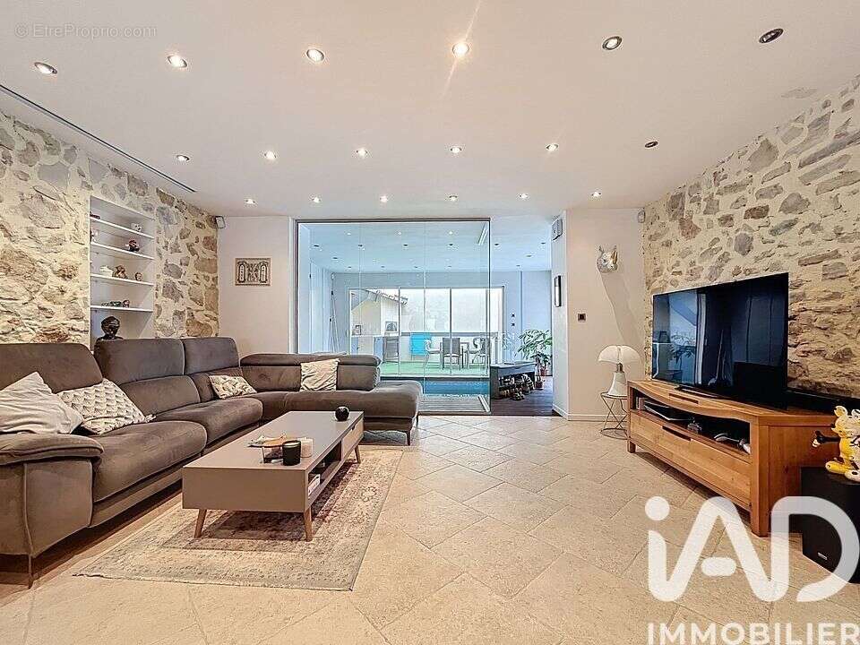 Photo 2 - Maison à VENELLES