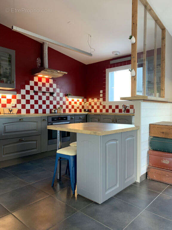 Maison à L&#039;AIGUILLON-SUR-VIE