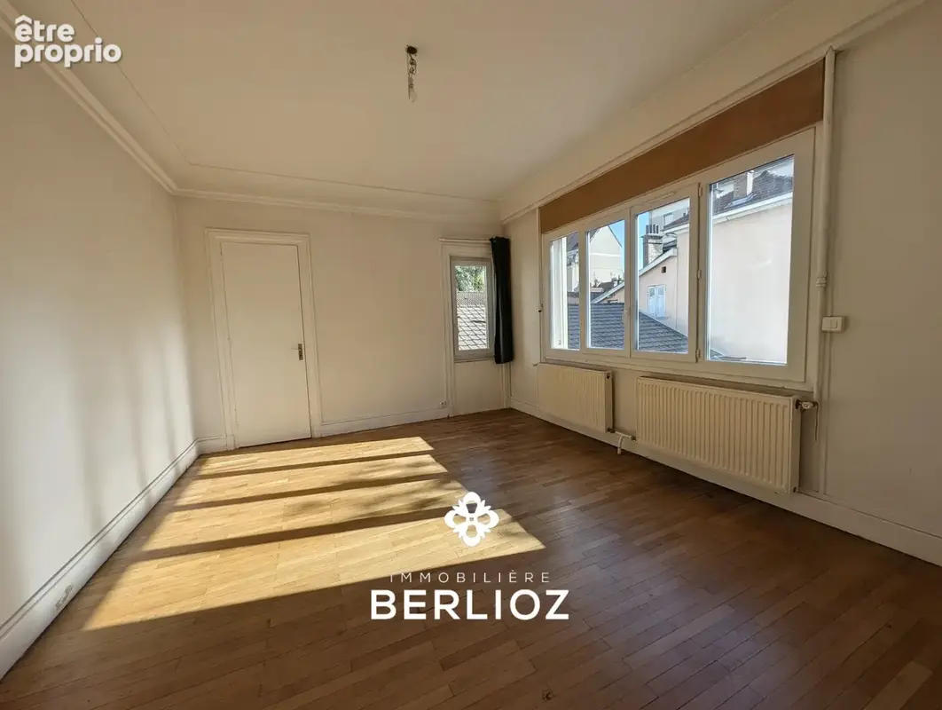 Appartement N.Chorier 135m2 + parking privée - photo 10