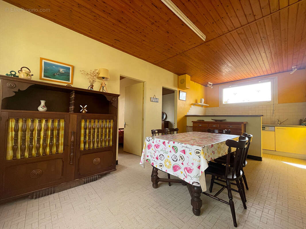 Maison à LA BREE-LES-BAINS