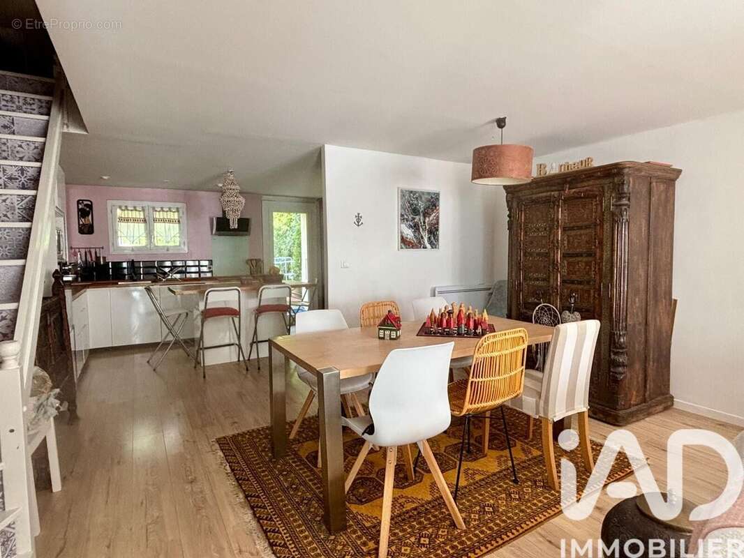 Photo 5 - Maison à ENTRAIGUES-SUR-LA-SORGUE