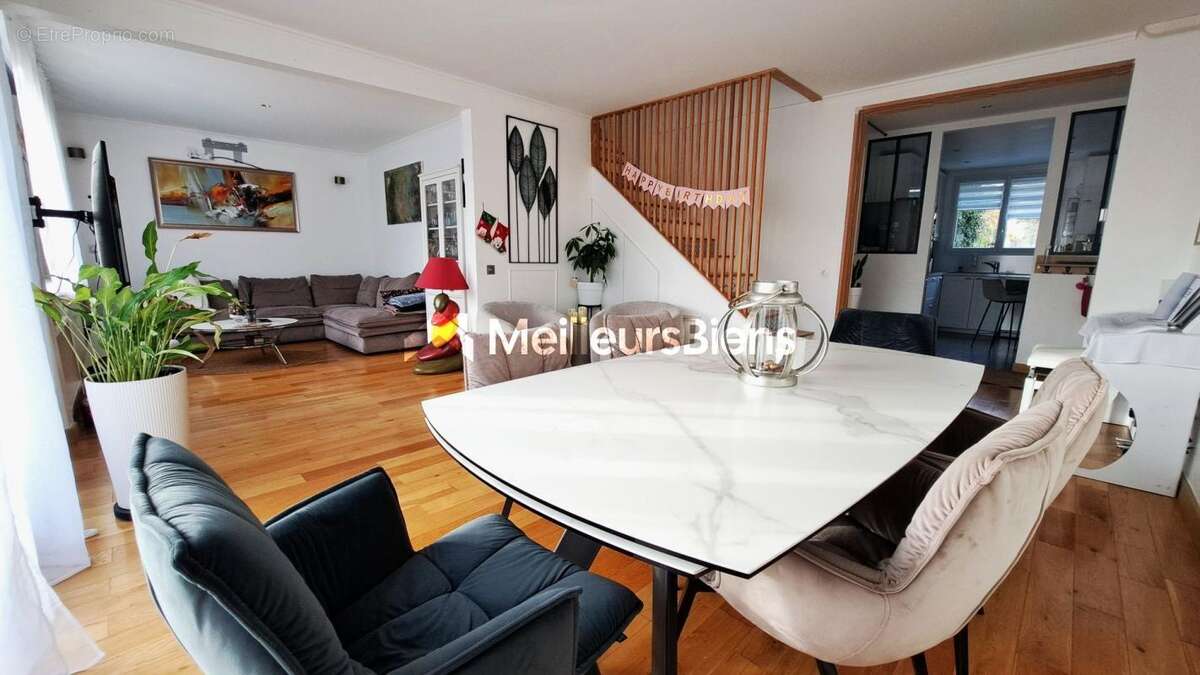 Maison à MONTMORENCY