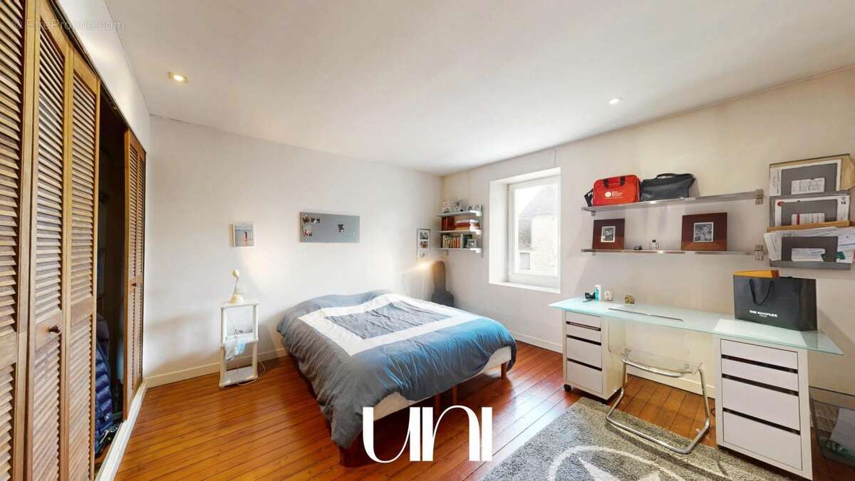 Maison à FLEURY-SUR-ORNE