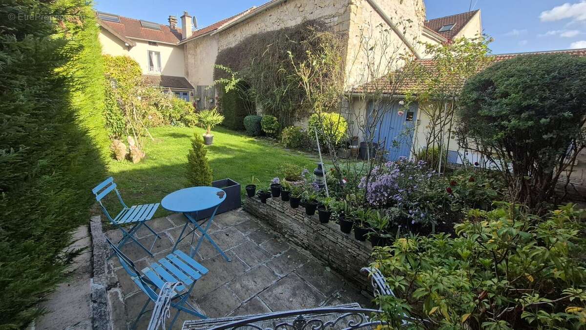 Maison à AULNAY-SUR-MAULDRE