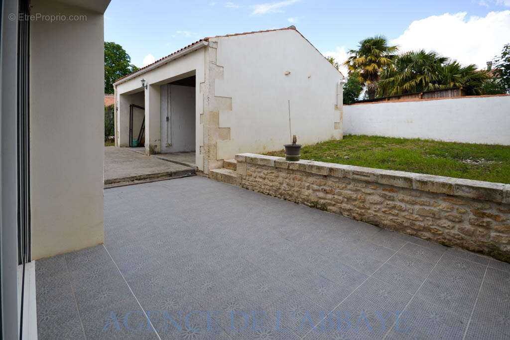Pont l abbé d'arnoult centre ville maison 134 m2 3 chambres double garage - photo 3