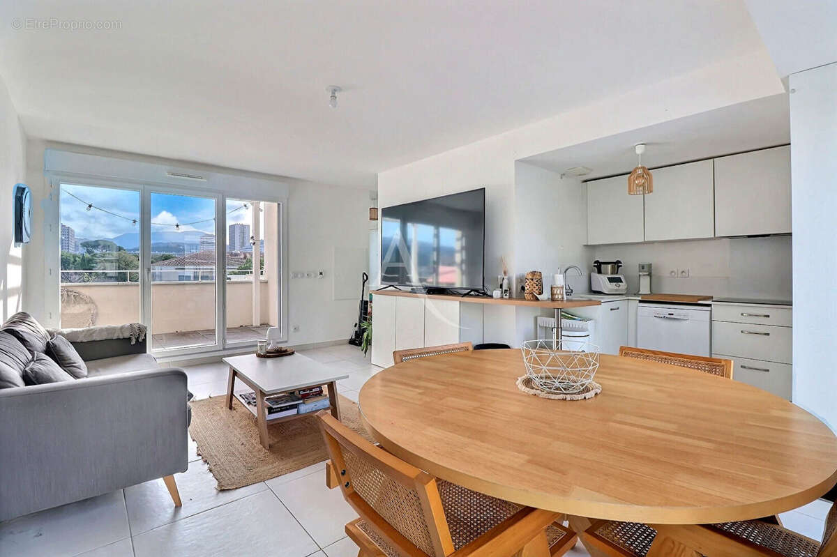Appartement à MARSEILLE-8E