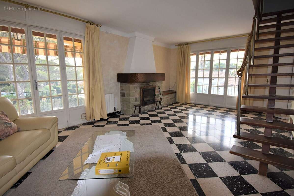 Maison à SAINT-RAPHAEL