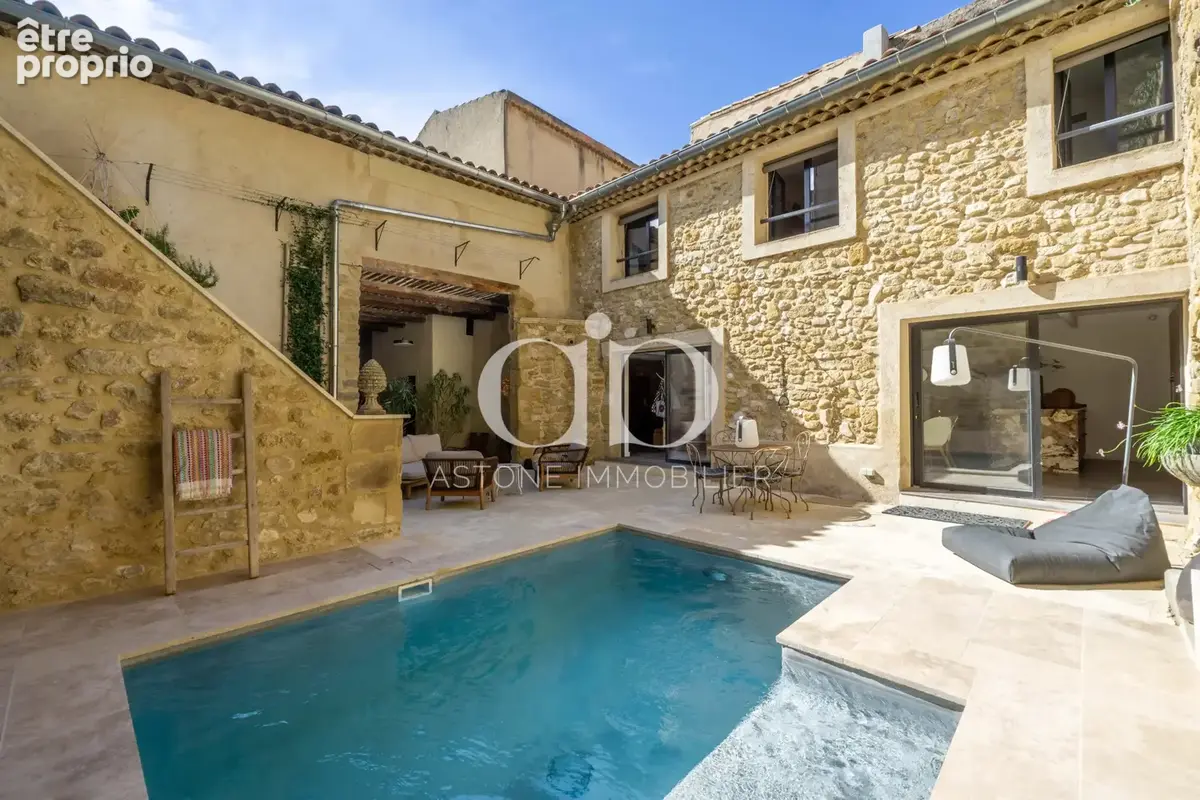 Maison de village en pierre de taille du XVIII siècle rénovée, avec piscine - photo 2