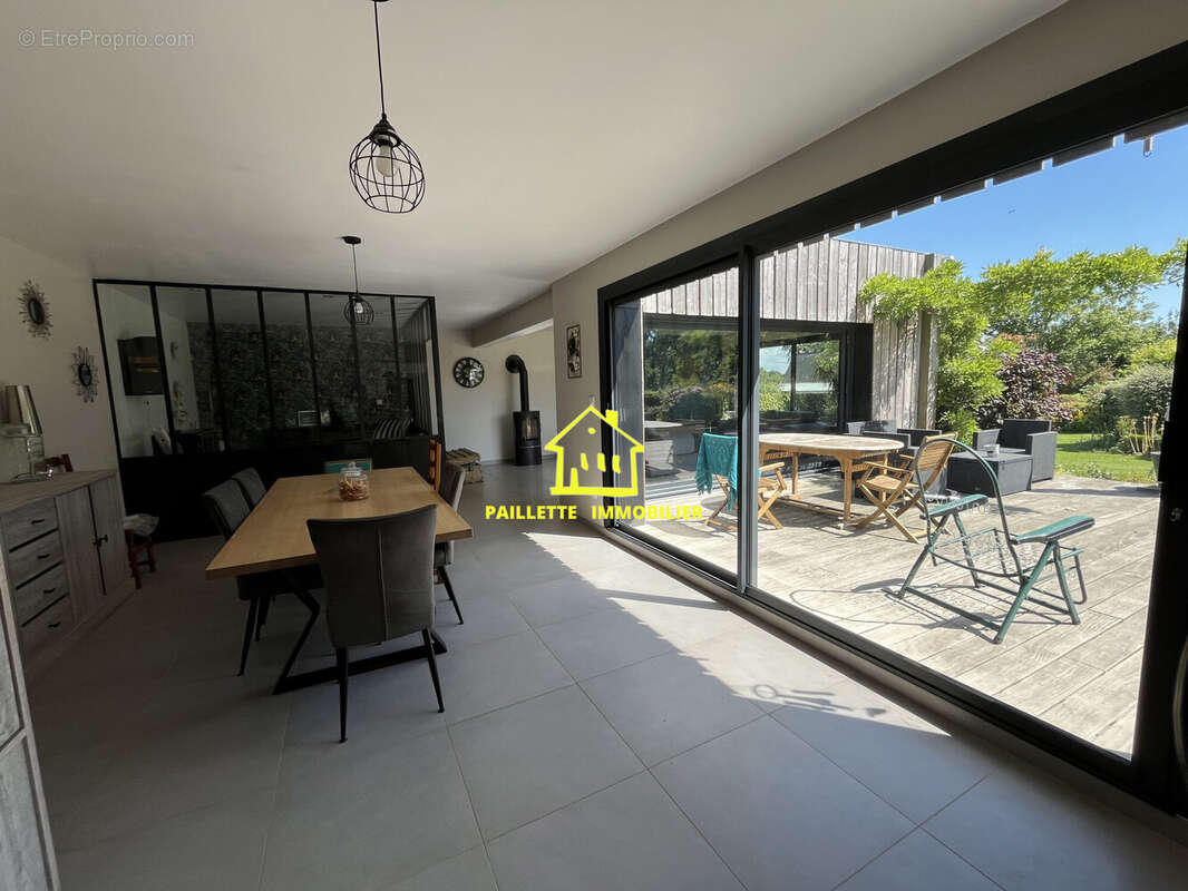 Maison 212 m² à Saint-Eustache-La-Foret  - photo 4