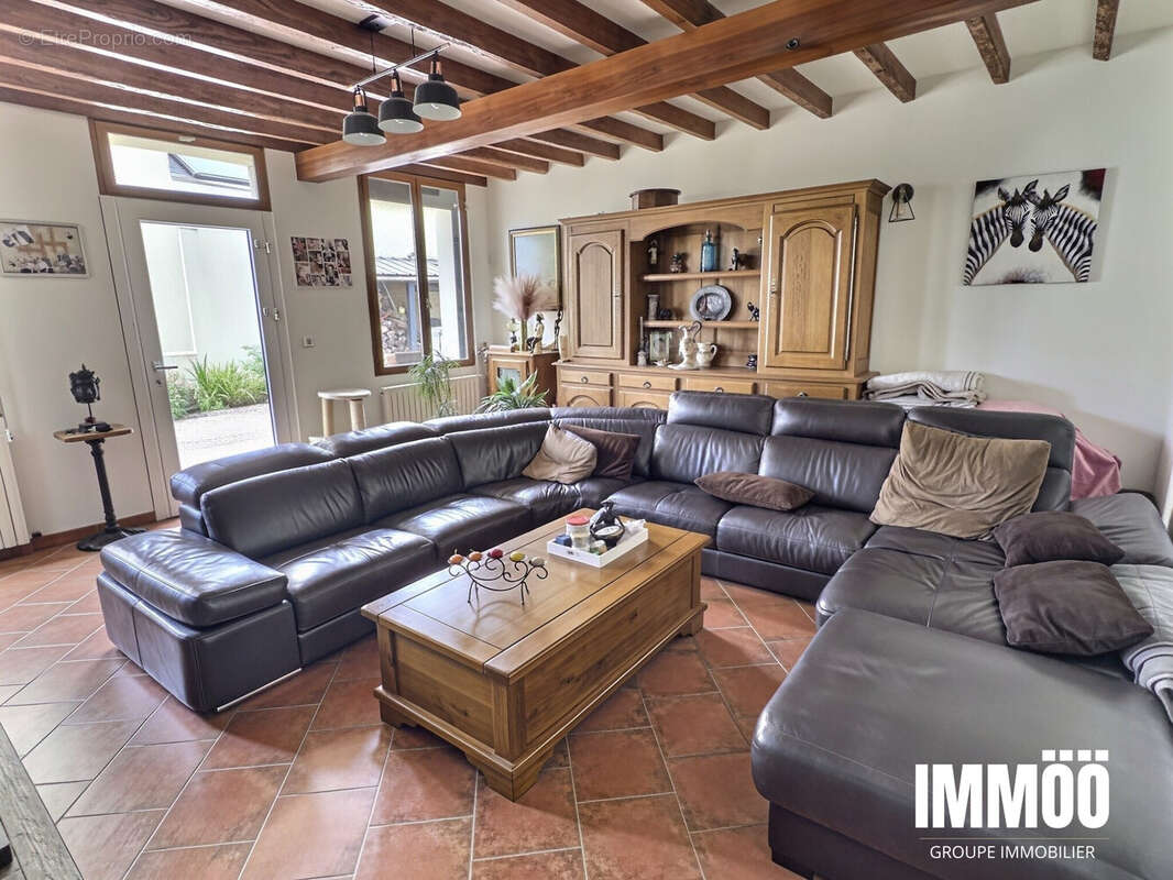 Maison 155 m² à Mont-De-L'if  - photo 4