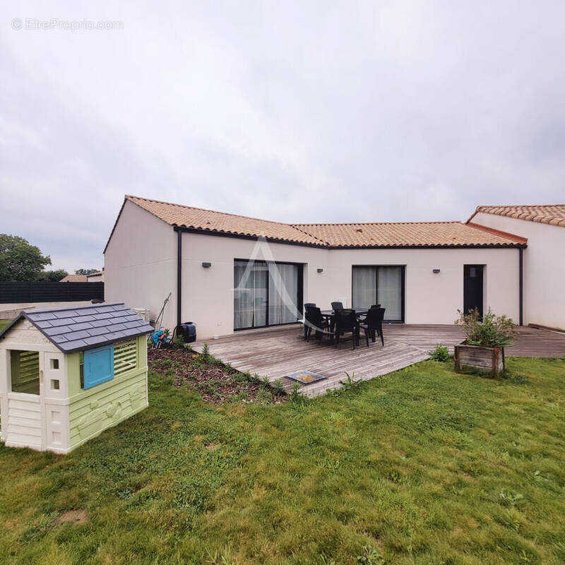 Maison à LA BOISSIERE-DES-LANDES