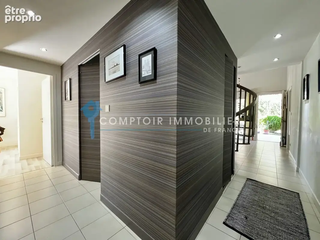 Maison d'architecte-Terrain arboré 5000m2-Piscine - photo 8