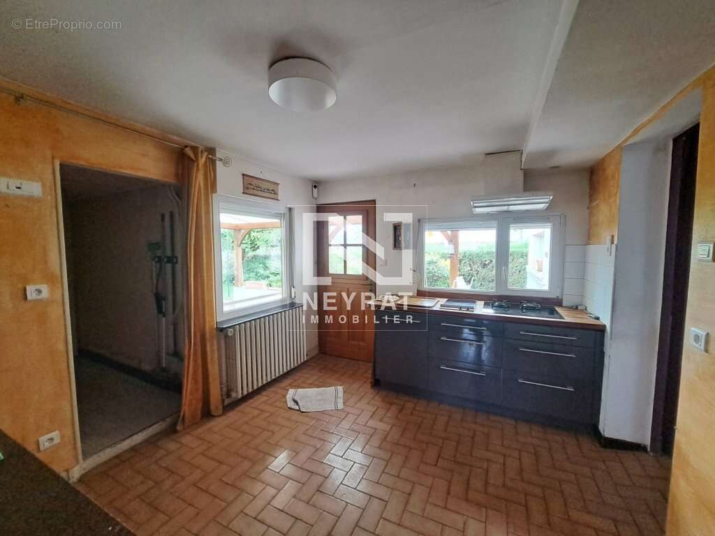 Maison à SAINT-FORGEOT