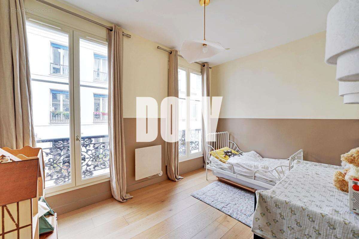 Appartement à PARIS-10E