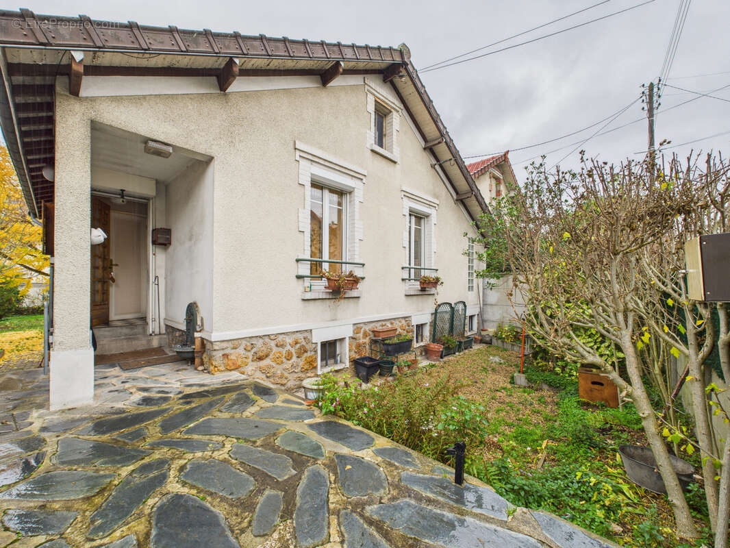 Maison à SARTROUVILLE