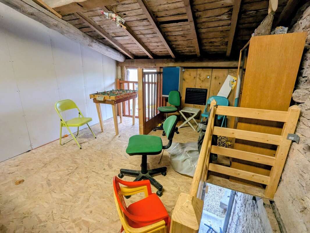 Maison 225 m² à Hurigny  - photo 32