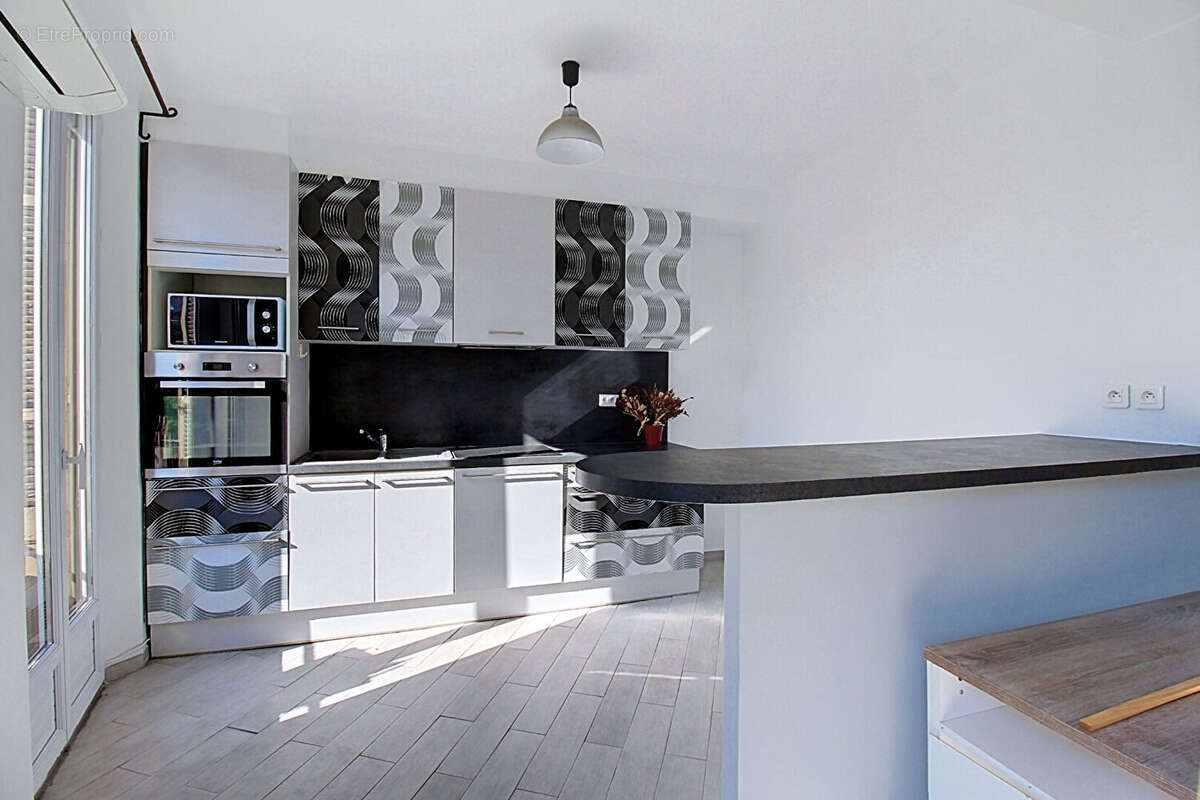 A VENDRE en exclusivité à DRAGUIGNAN Charmant appartement 3 pièces - Rare sur le marché ! - photo 3