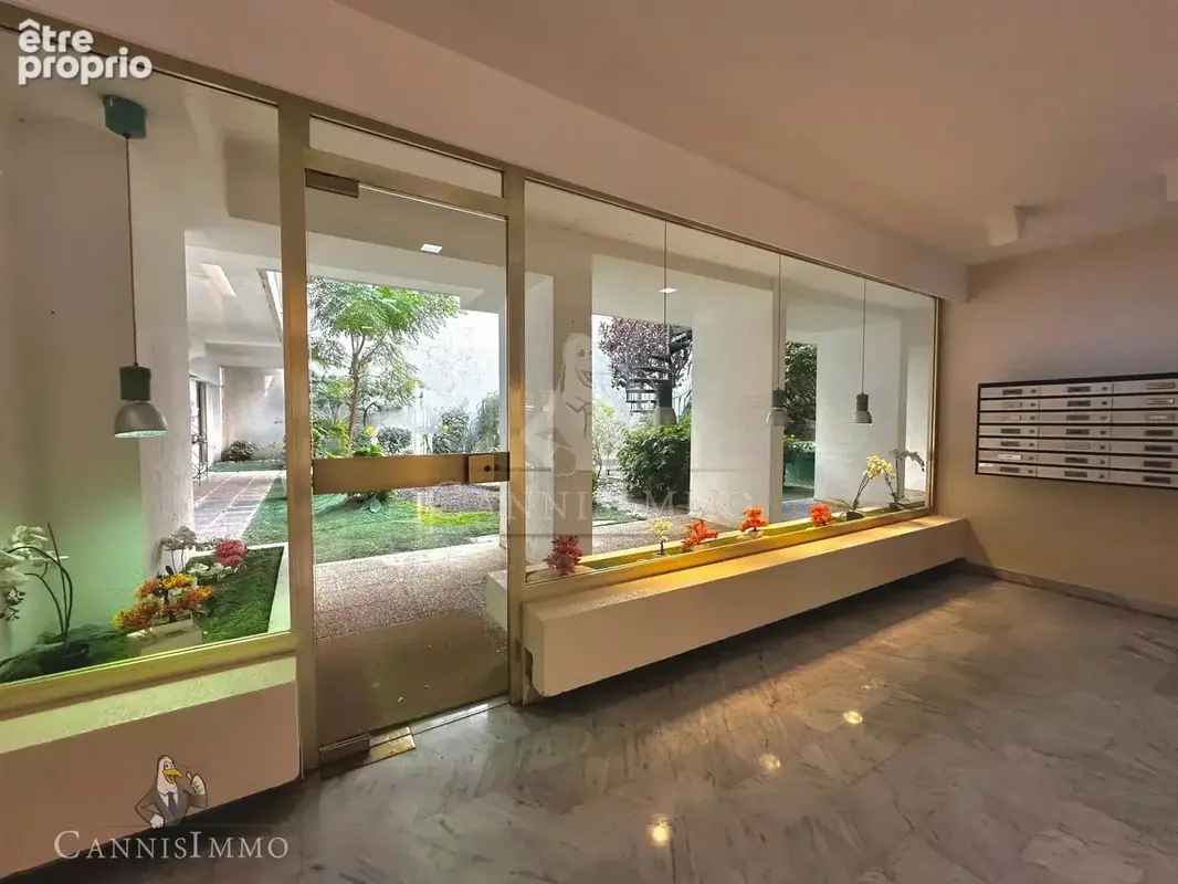 Cannes banane - studio entièrement rénové avec terrasse - photo 8