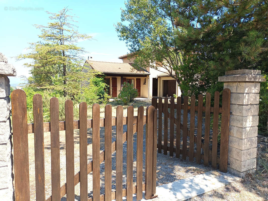 Maison à VILLENEUVE-DE-BERG