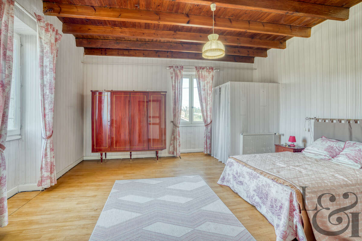 Maison à MONCLAR