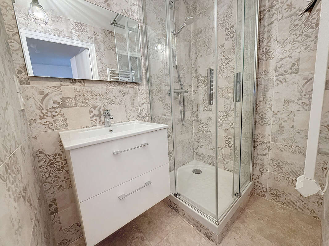 Appartement à LA TERRASSE-SUR-DORLAY