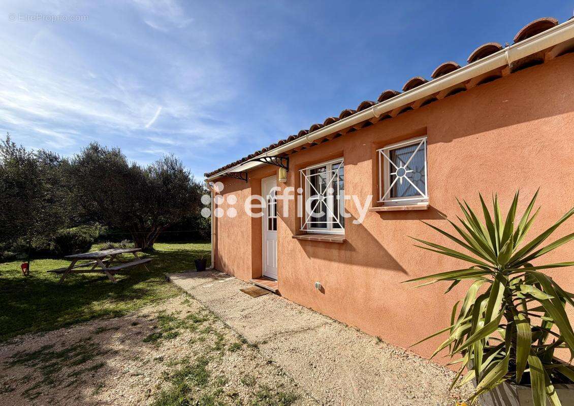Maison 40 m² à Miramas  - photo 4