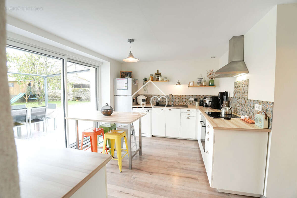 Maison à SAINT-MARTIN-DES-NOYERS