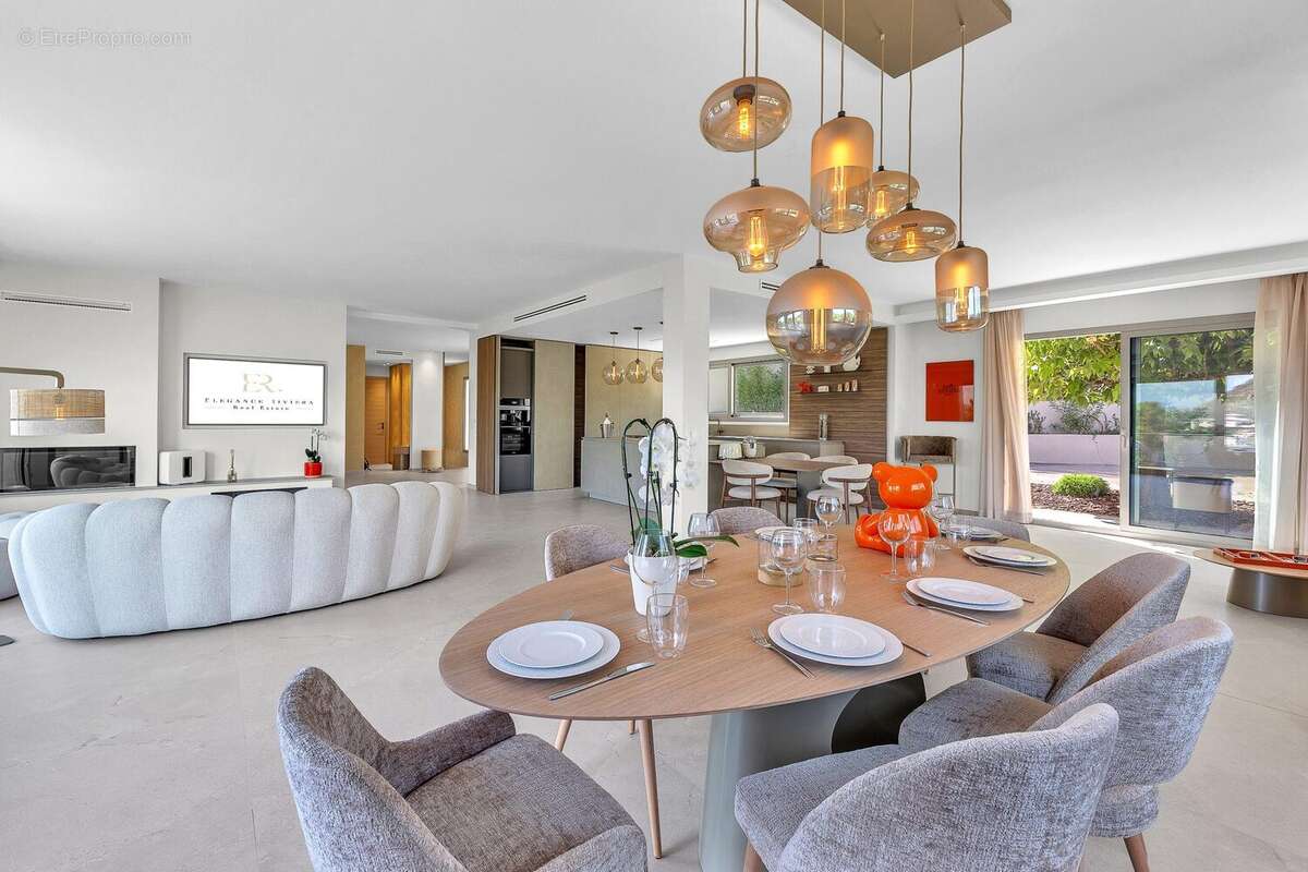 Maison à MANDELIEU-LA-NAPOULE