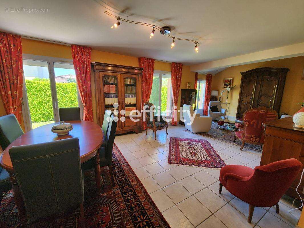 Maison 138 m² à Saint-Galmier  - photo 6
