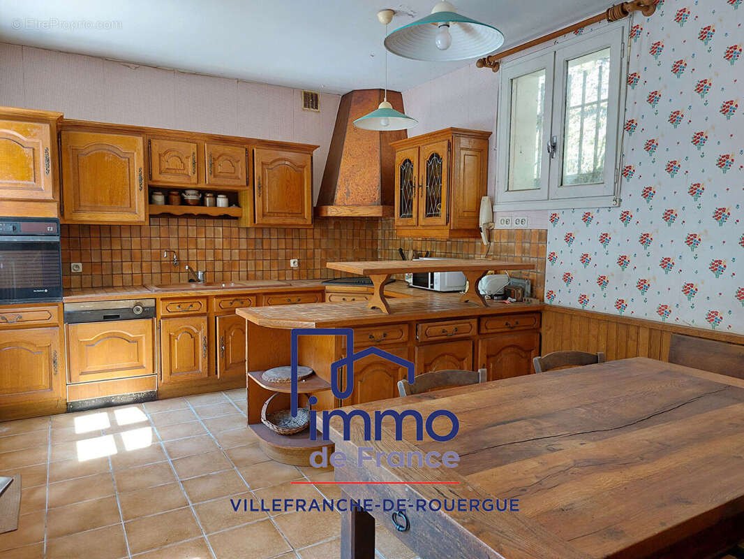 Maison de charme 185m² à rénover proche centre ville avec terrain. - photo 2