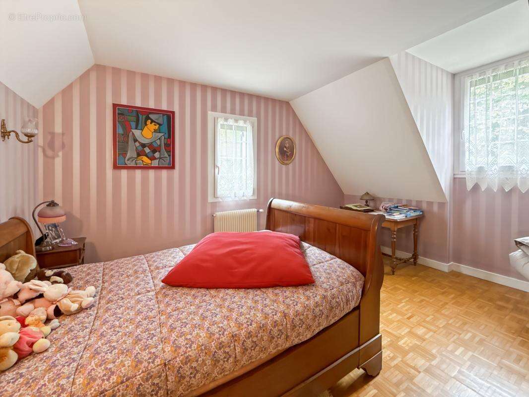 Maison à NOTRE-DAME-DE-SANILHAC