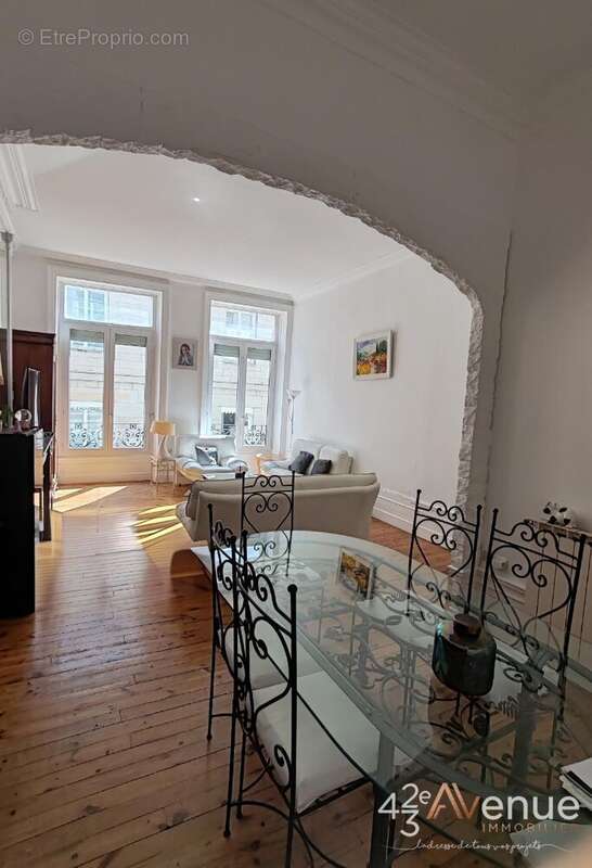 Appartement 139 m² à Saint-Etienne  - photo 2