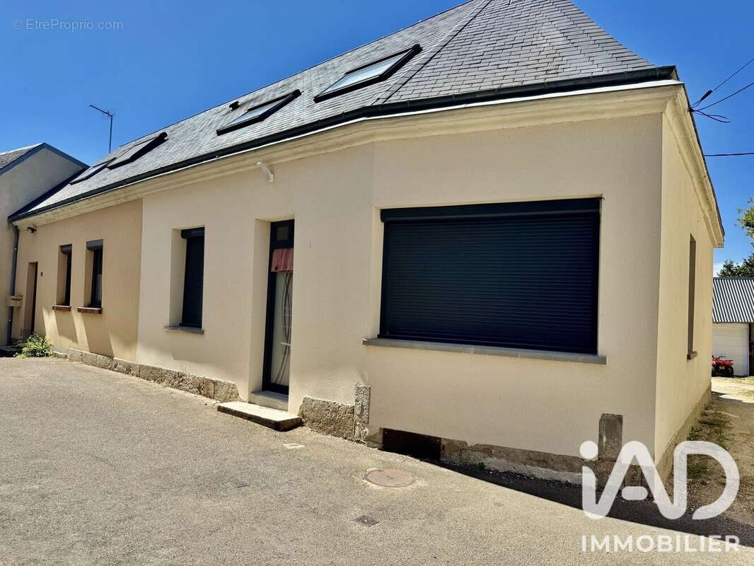 Appartement 248 m² à Cerans-Foulletourte  - photo 3