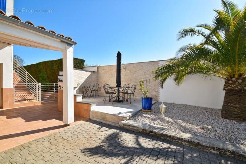 Maison à AIGREFEUILLE-D&#039;AUNIS