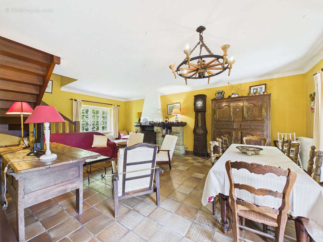 Maison à COMBRIT