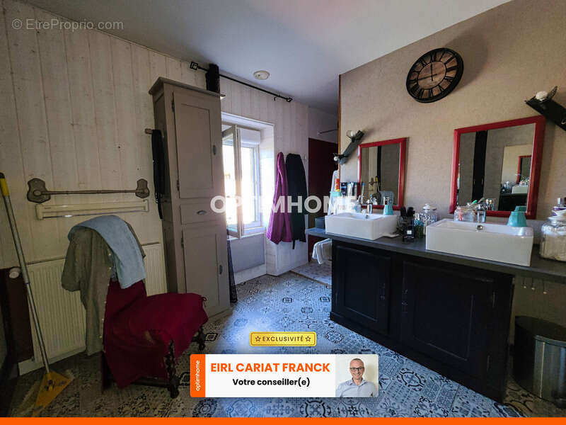 Maison à SAINT-ETIENNE-DE-FURSAC