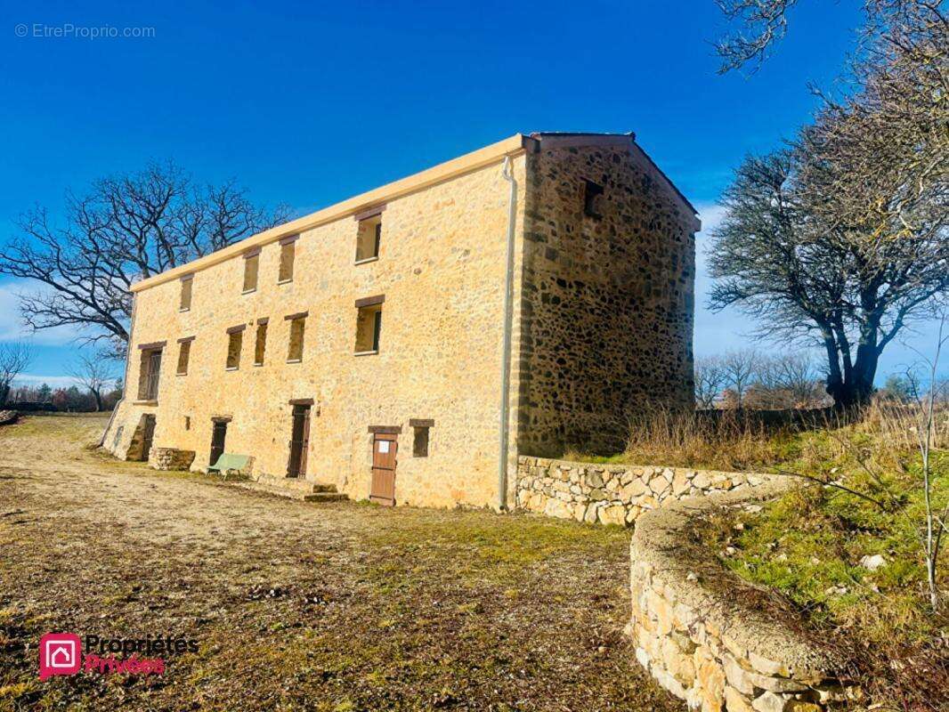 Maison de charme alliant authenticité et modernité en Haute-Provence - photo 6