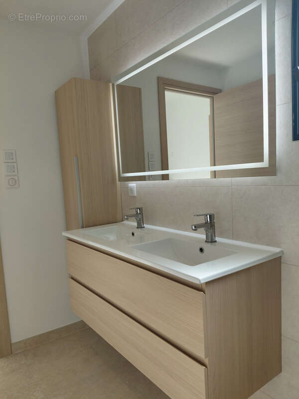 Maison à POURRIERES