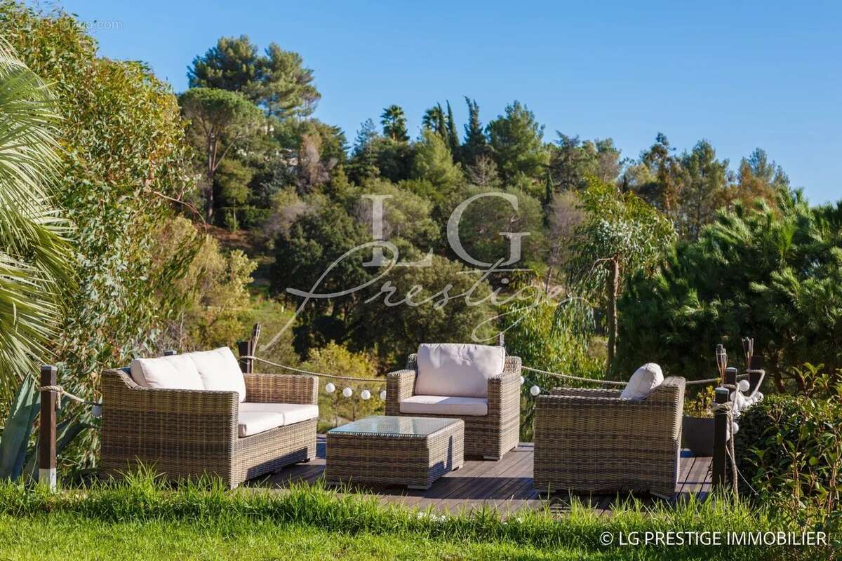 Maison à MANDELIEU-LA-NAPOULE