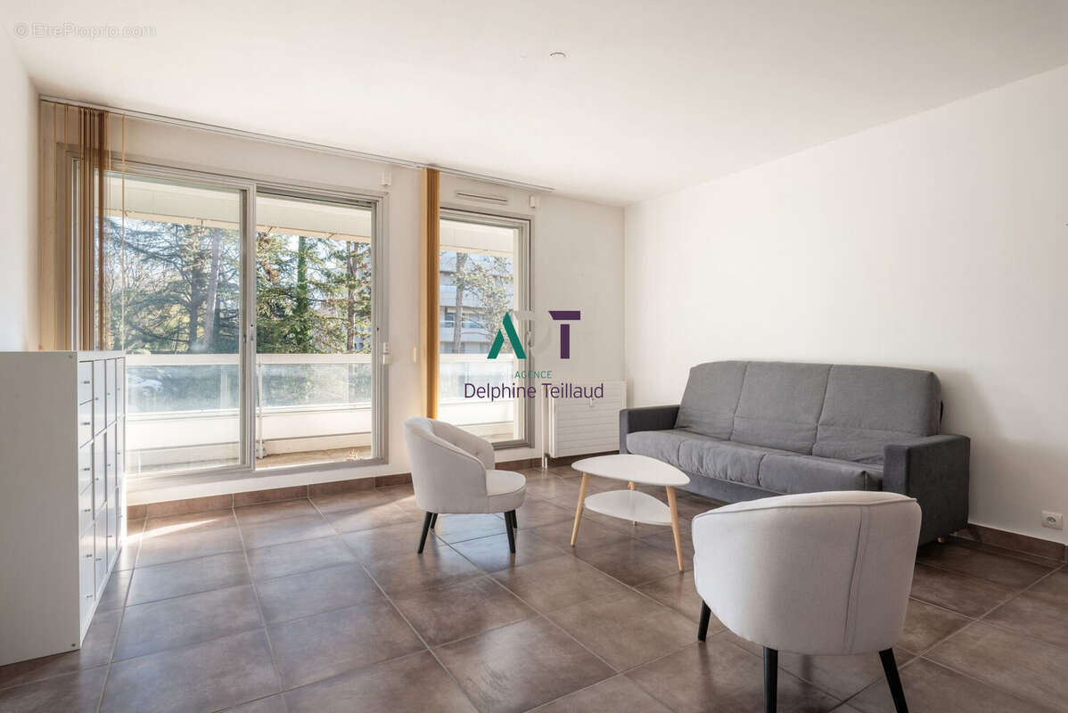 Appartement à MEYLAN