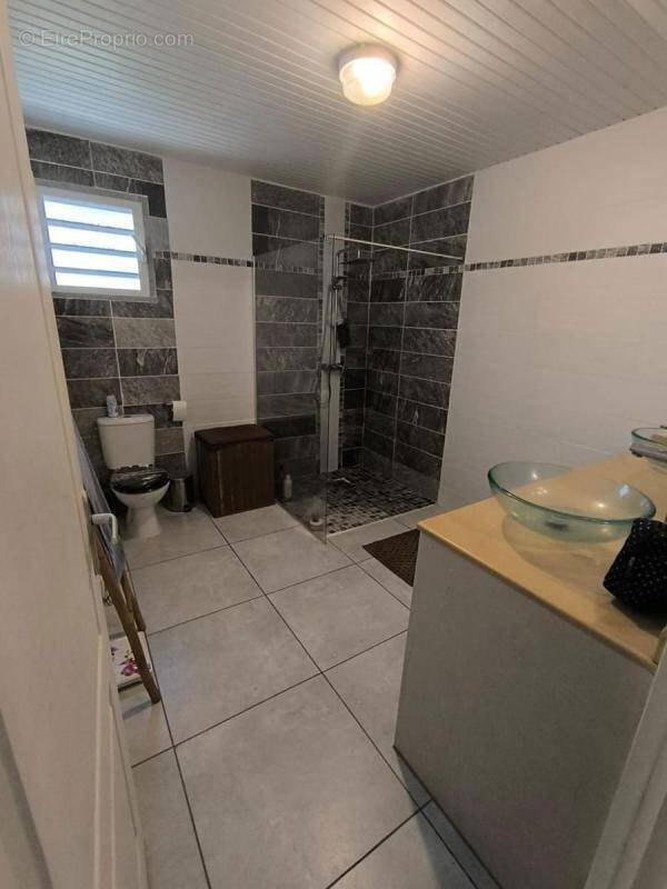 Maison à LES TROIS-ILETS