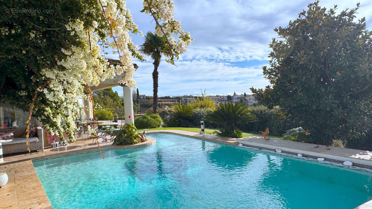 Maison à CAGNES-SUR-MER