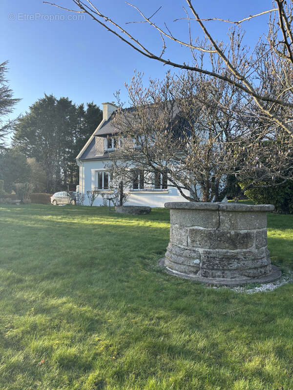 Maison à ELLIANT