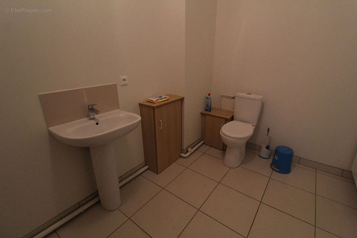 Commerce à TREMBLAY-LES-VILLAGES