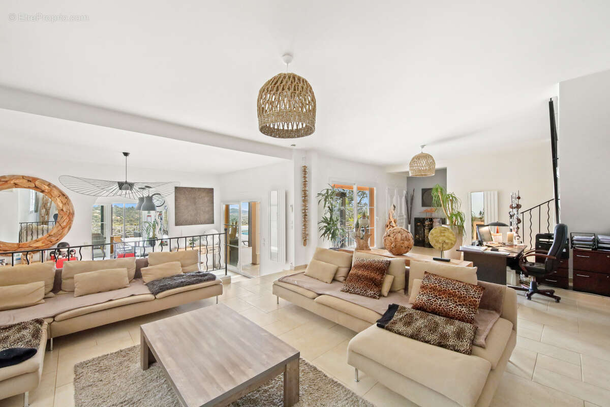 Maison à LA LONDE-LES-MAURES