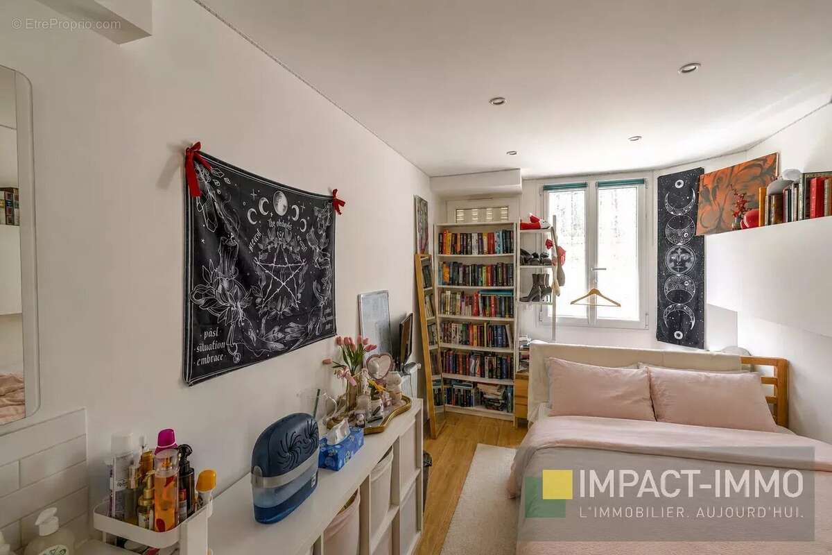 Appartement à COURBEVOIE